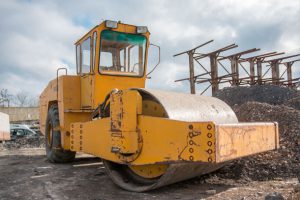 inchiriere cilindru compactor pentru compactarea drumului