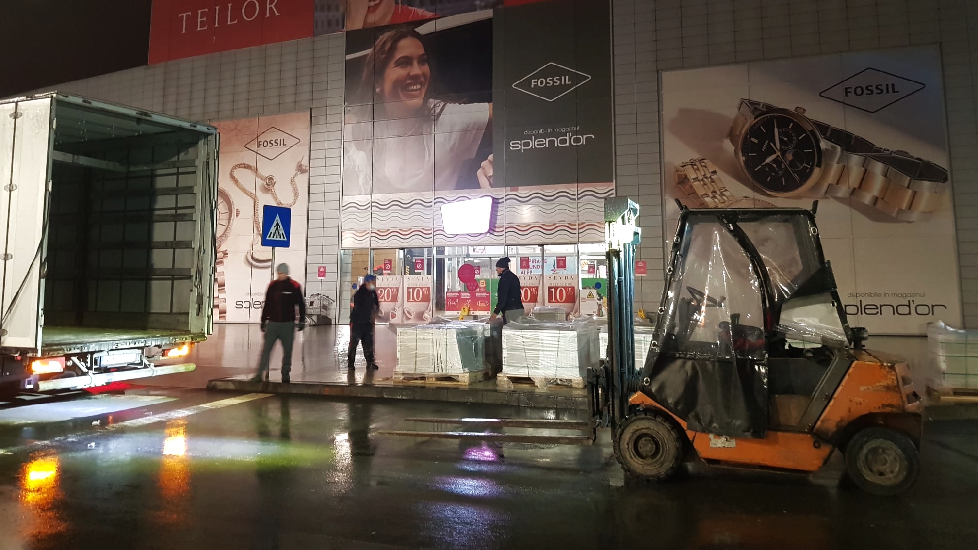 Kran Forklift Rental For Unloading Construction Materials