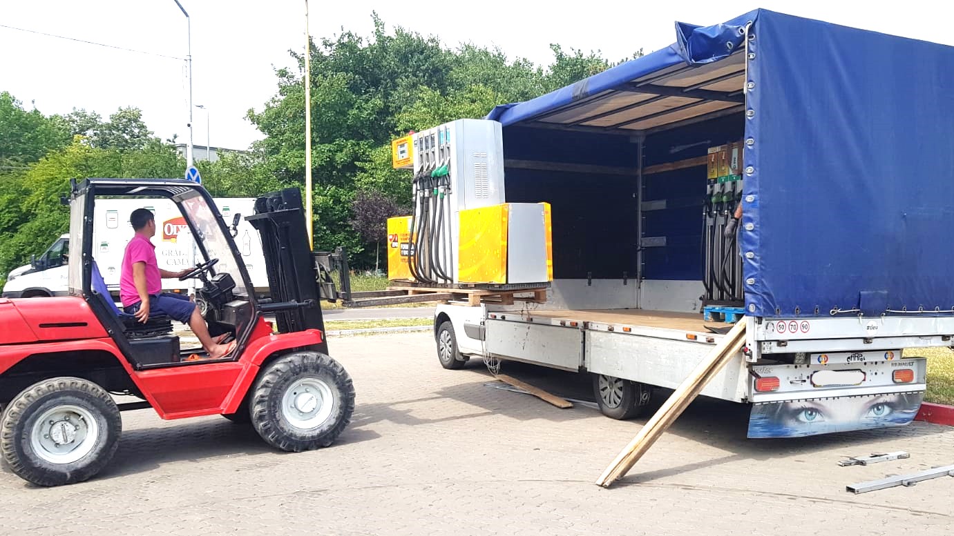 Forklift Rental for Petrol Pump Lifting and Loading Procedure