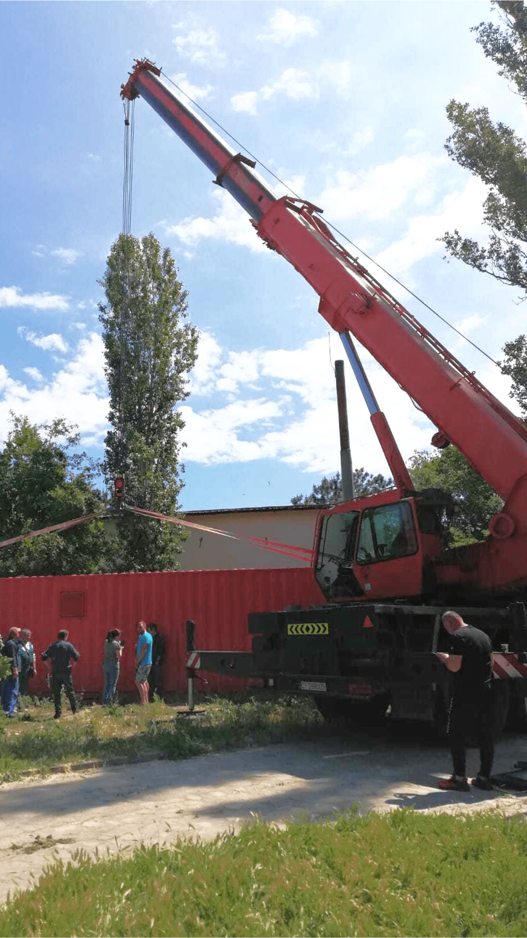 Transport de container cu ajutorul unei macarale mobile
